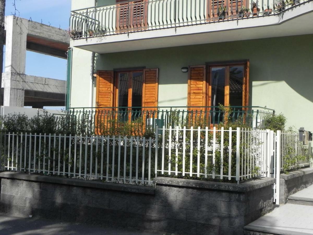 Etna Holidays Home Sereleo Santa Venerina Exterior photo